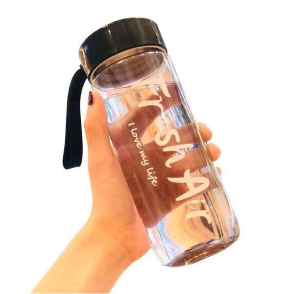 Butylka Yokee Fresh Air glyantsevaya chernaya 600ml